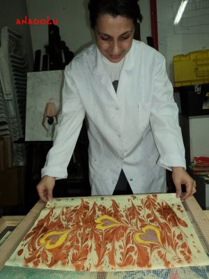 Balıkesir Yetişkinlerle Ebru Sanatı Dersleri